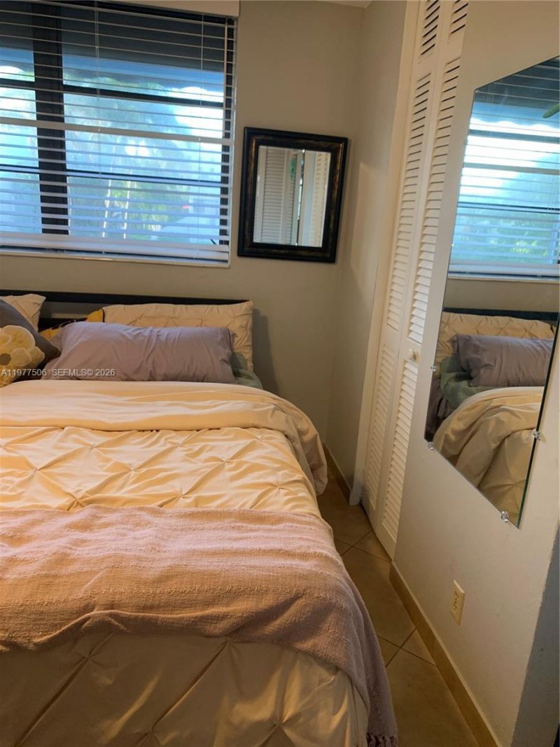 322 Taylor St, Unit 2D, Hollywood, FL 33019 Photo