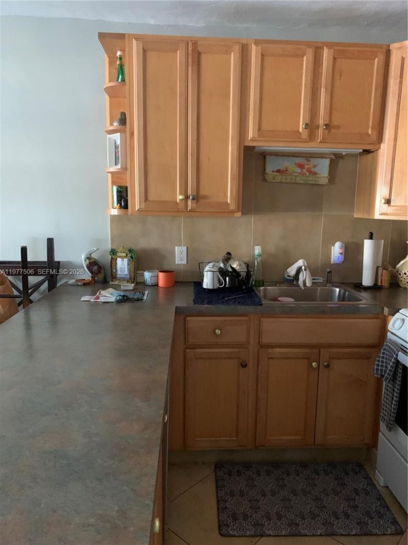 322 Taylor St, Unit 2D, Hollywood, FL 33019 Photo