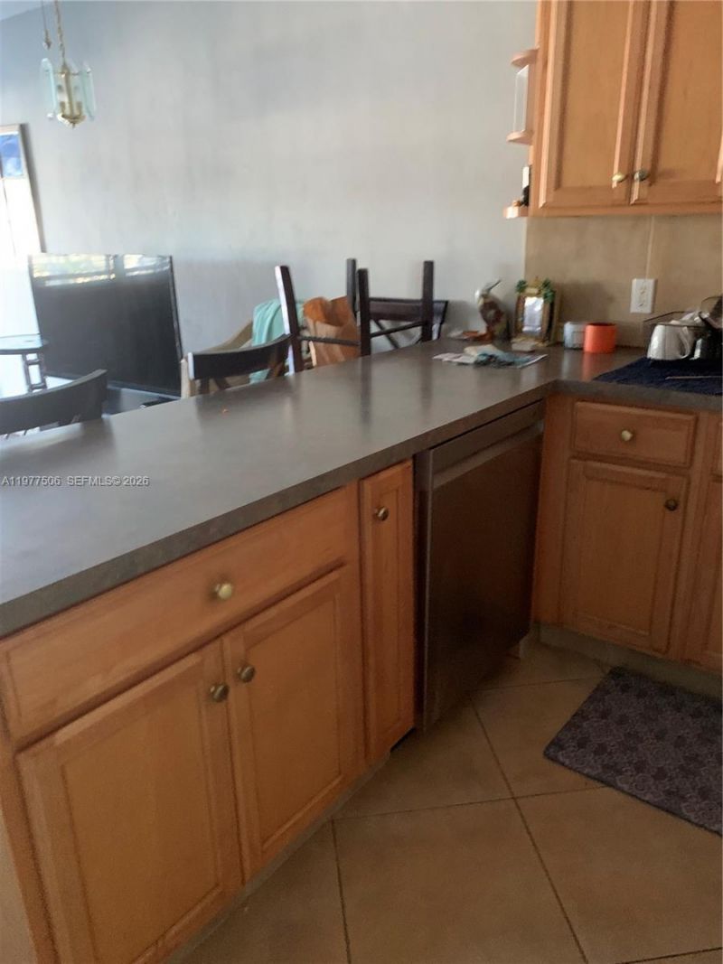 322 Taylor St, Unit 2D, Hollywood, FL 33019 Photo