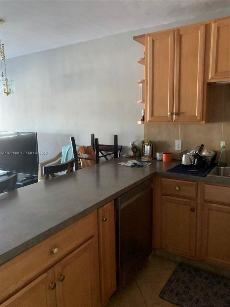 322 Taylor St, Unit 2D, Hollywood, FL 33019 Photo