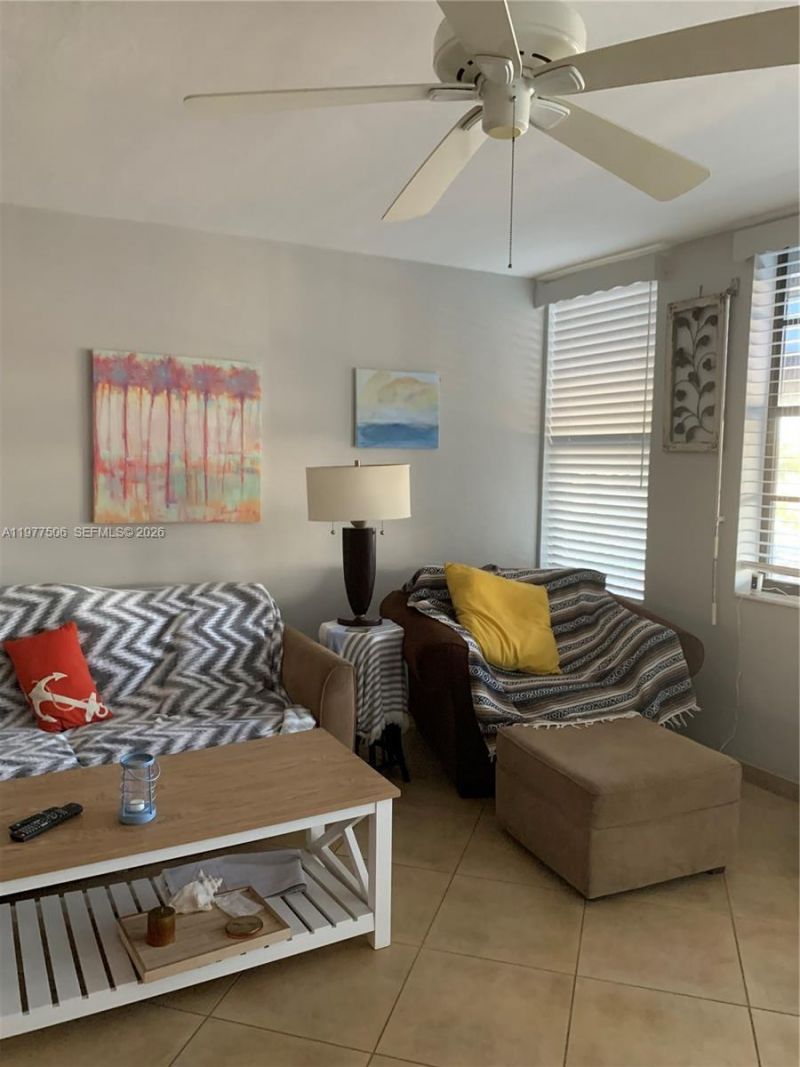 322 Taylor St, Unit 2D, Hollywood, FL 33019 Photo