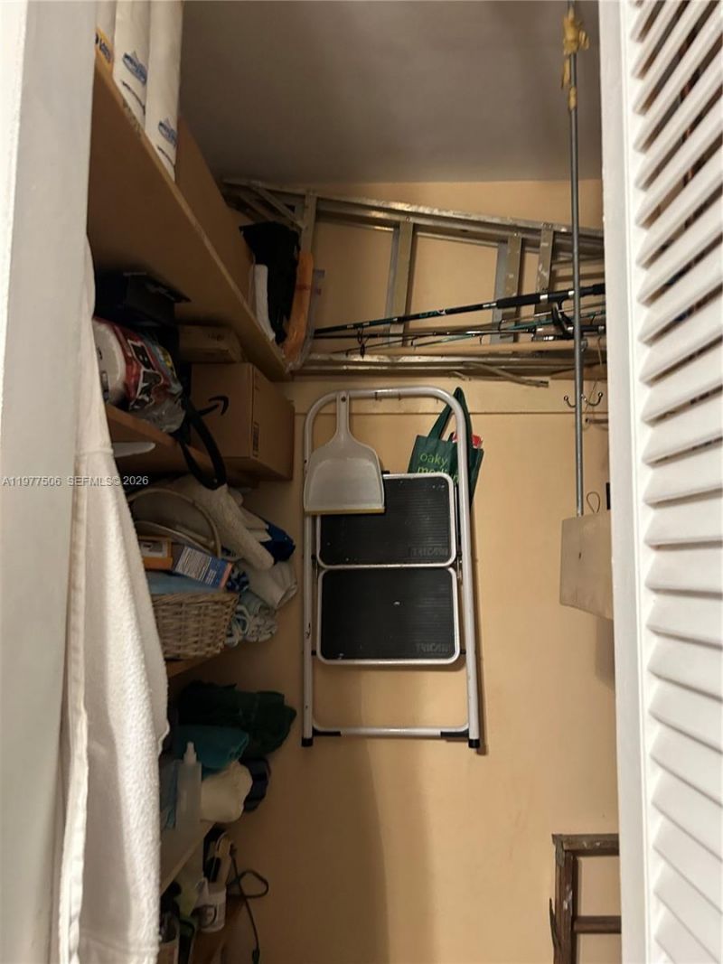 322 Taylor St, Unit 2D, Hollywood, FL 33019 Photo