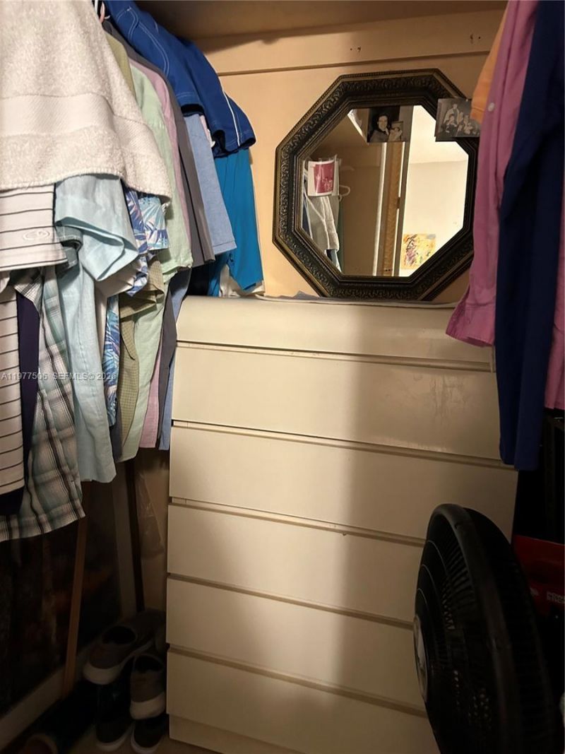322 Taylor St, Unit 2D, Hollywood, FL 33019 Photo