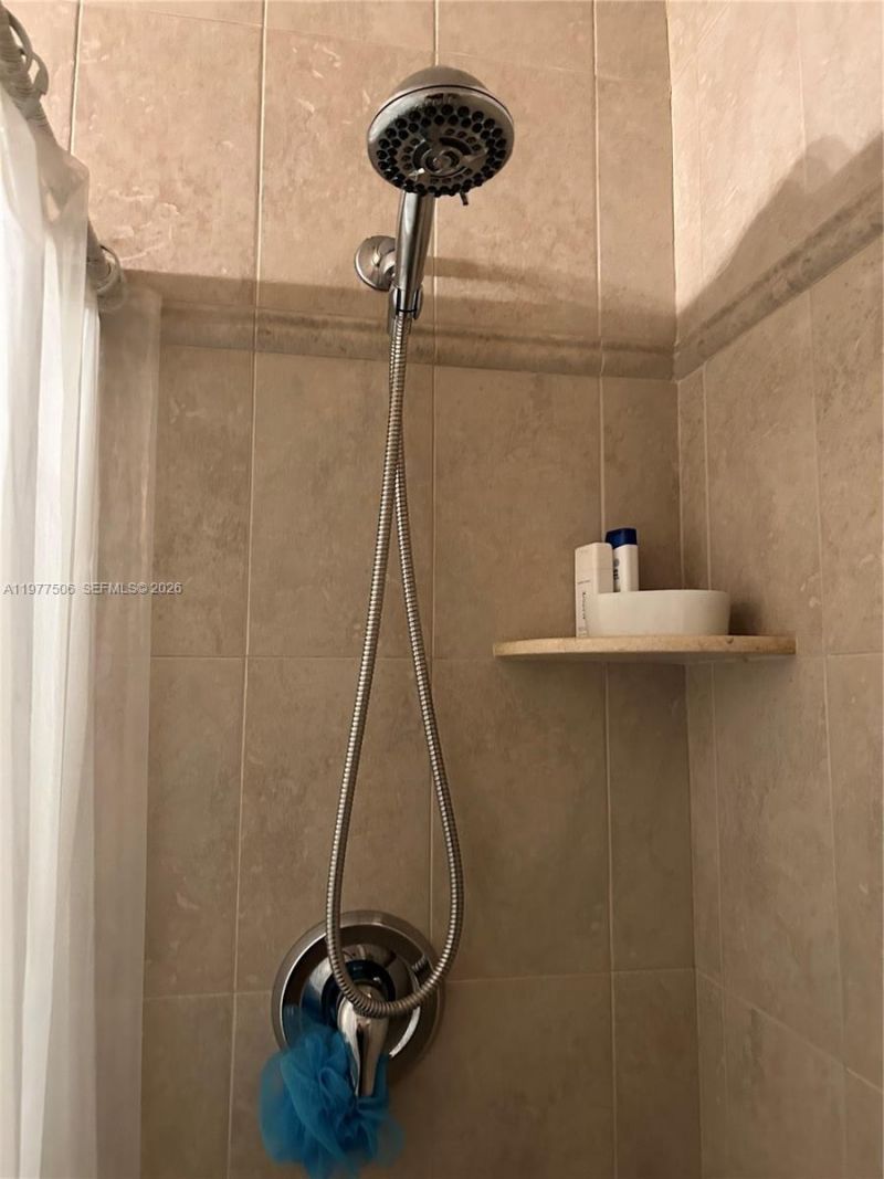 322 Taylor St, Unit 2D, Hollywood, FL 33019 Photo