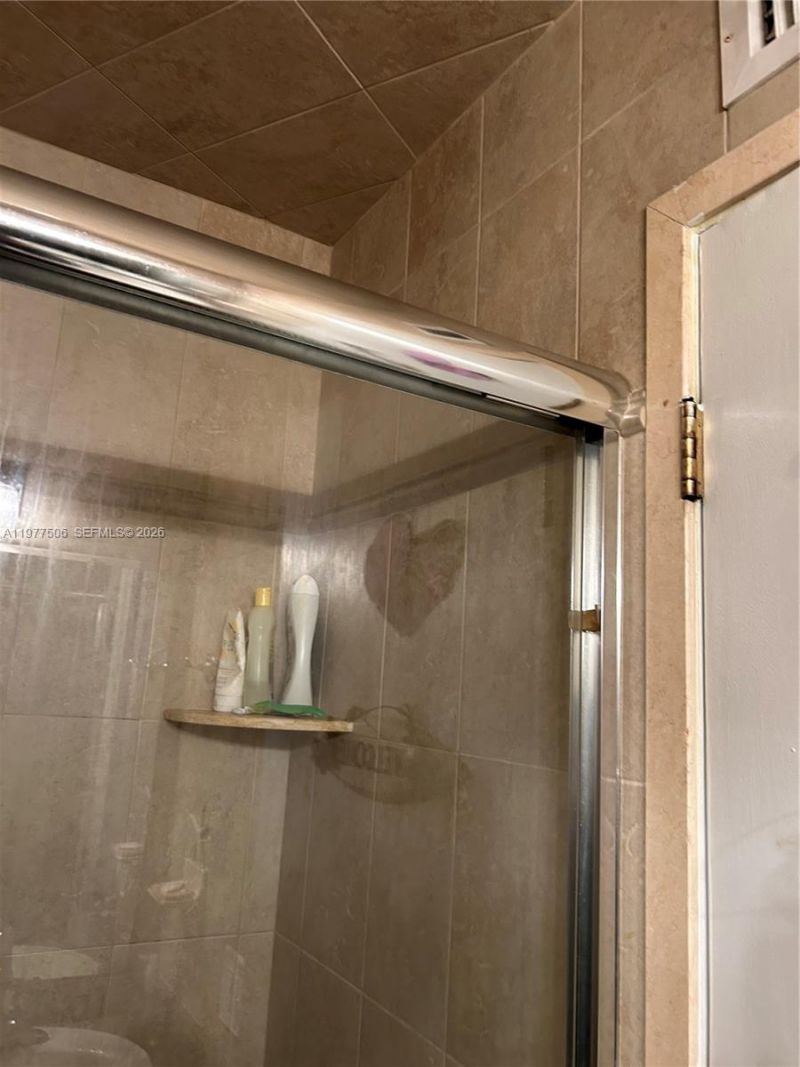 322 Taylor St, Unit 2D, Hollywood, FL 33019 Photo