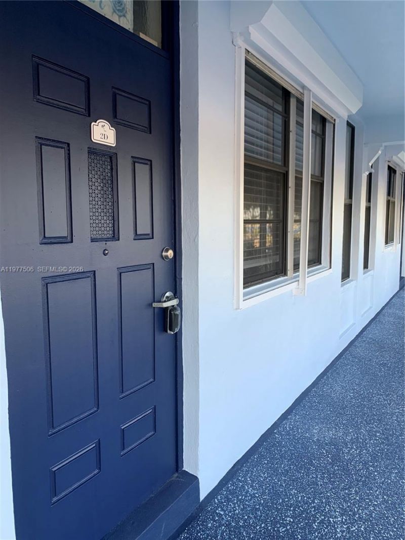 322 Taylor St, Unit 2D, Hollywood, FL 33019 Photo