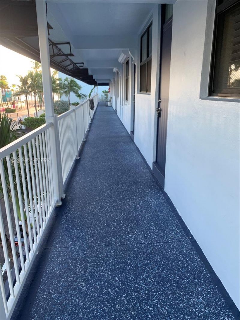 322 Taylor St, Unit 2D, Hollywood, FL 33019 Photo