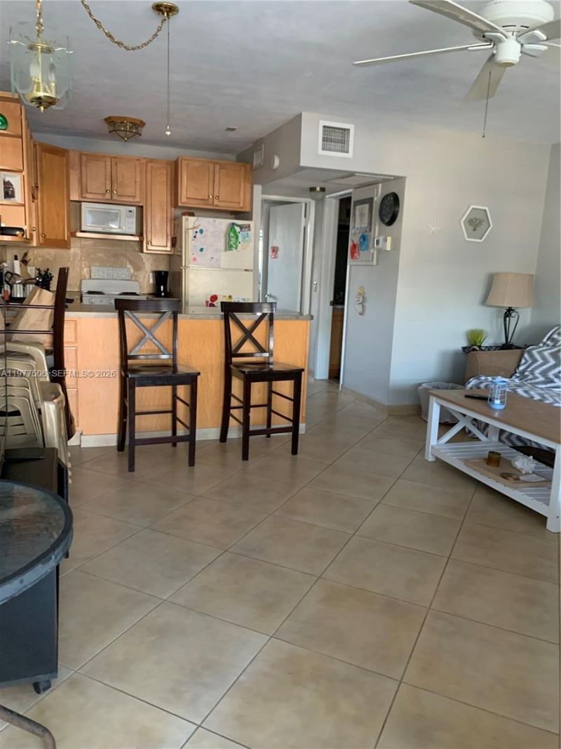 322 Taylor St, Unit 2D, Hollywood, FL 33019 Photo