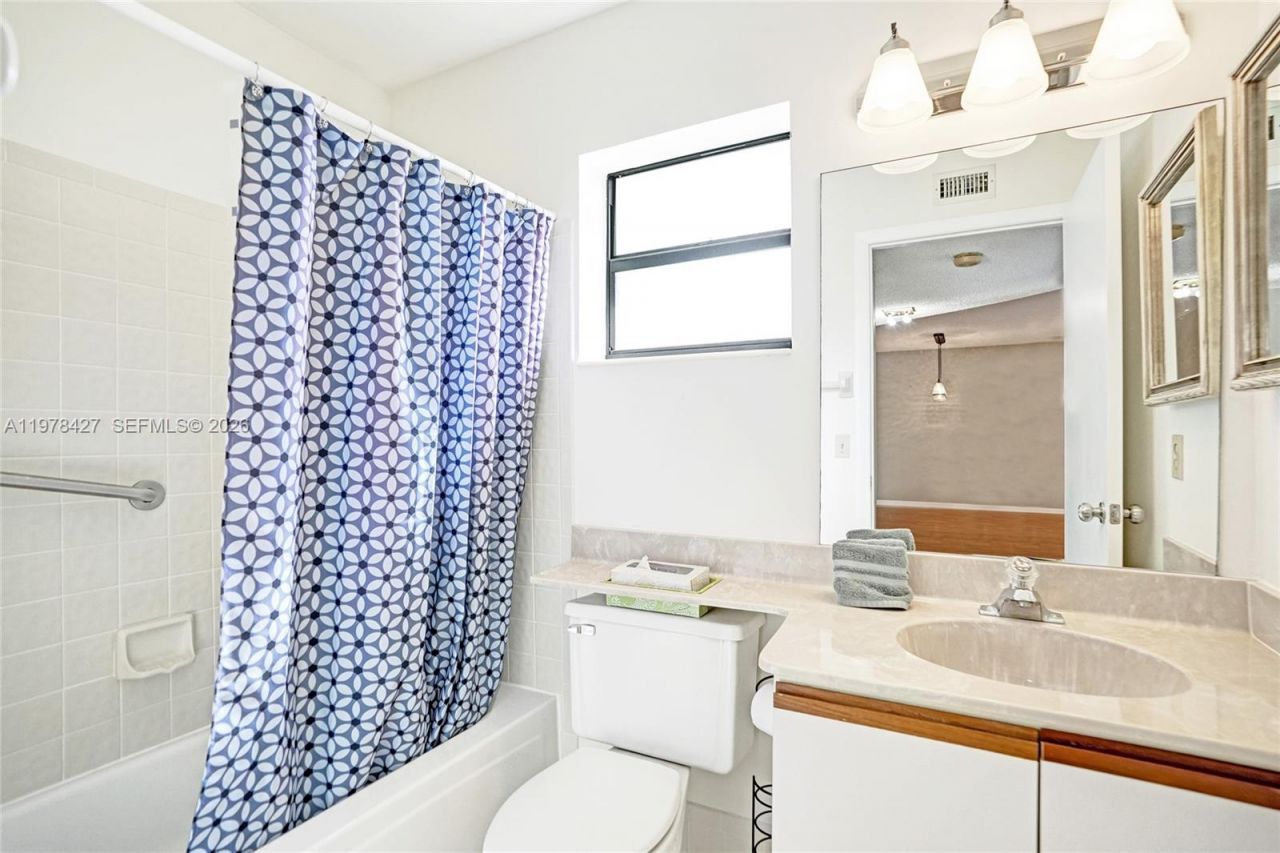 2541 N Carambola Cir N , Unit 1832, Coconut Creek, FL 33066 Photo