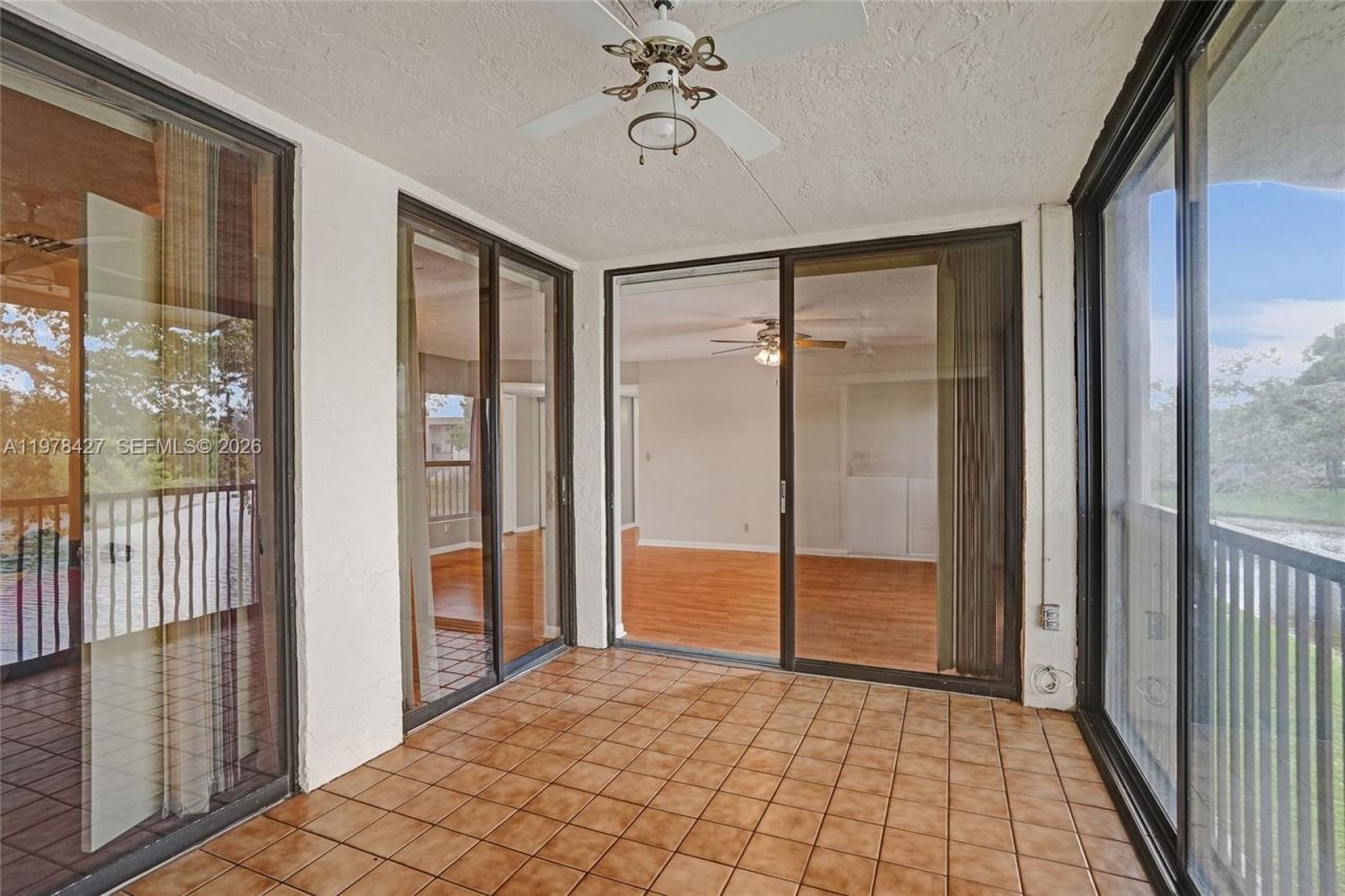 2541 N Carambola Cir N , Unit 1832, Coconut Creek, FL 33066 Photo