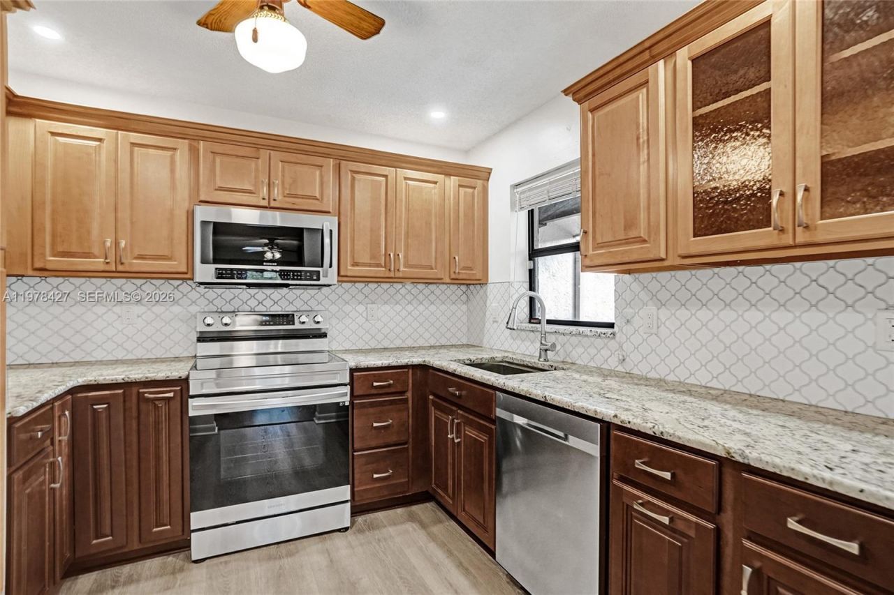 2541 N Carambola Cir N , Unit 1832, Coconut Creek, FL 33066 Photo