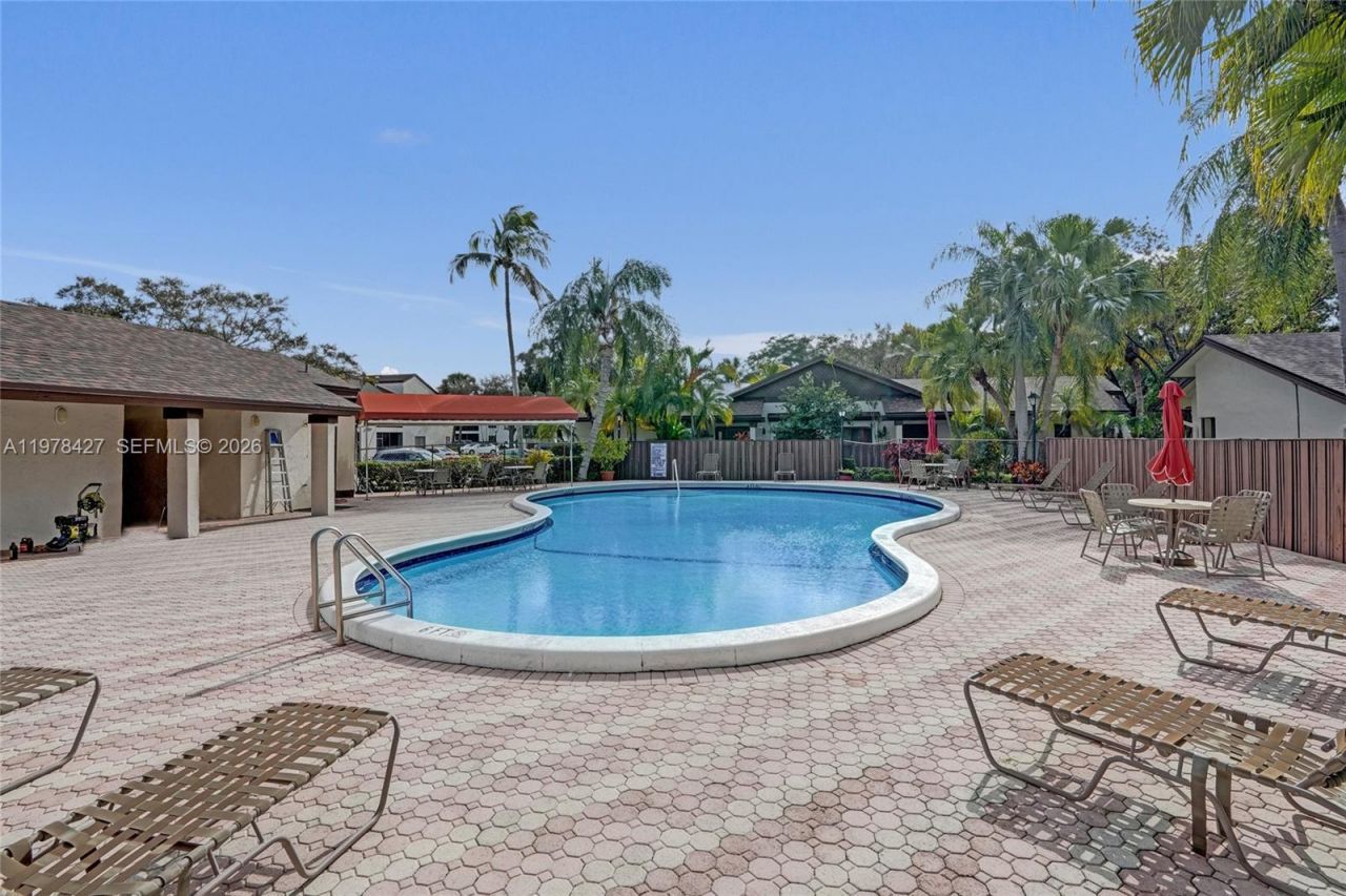 2541 N Carambola Cir N , Unit 1832, Coconut Creek, FL 33066 Photo