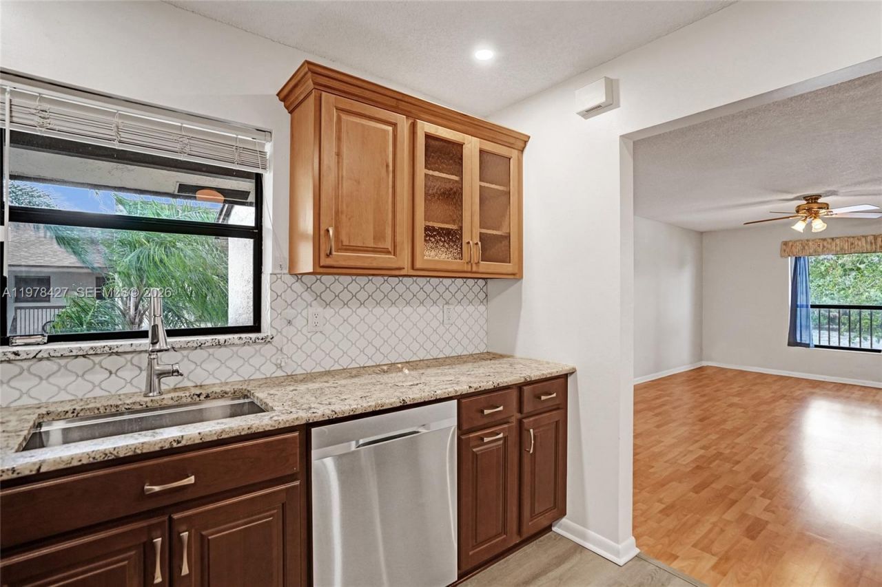 2541 N Carambola Cir N , Unit 1832, Coconut Creek, FL 33066 Photo