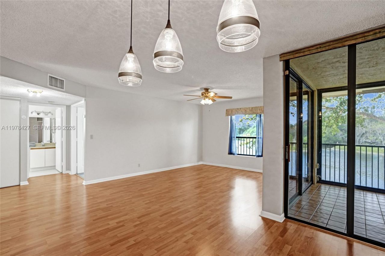 2541 N Carambola Cir N , Unit 1832, Coconut Creek, FL 33066 Photo