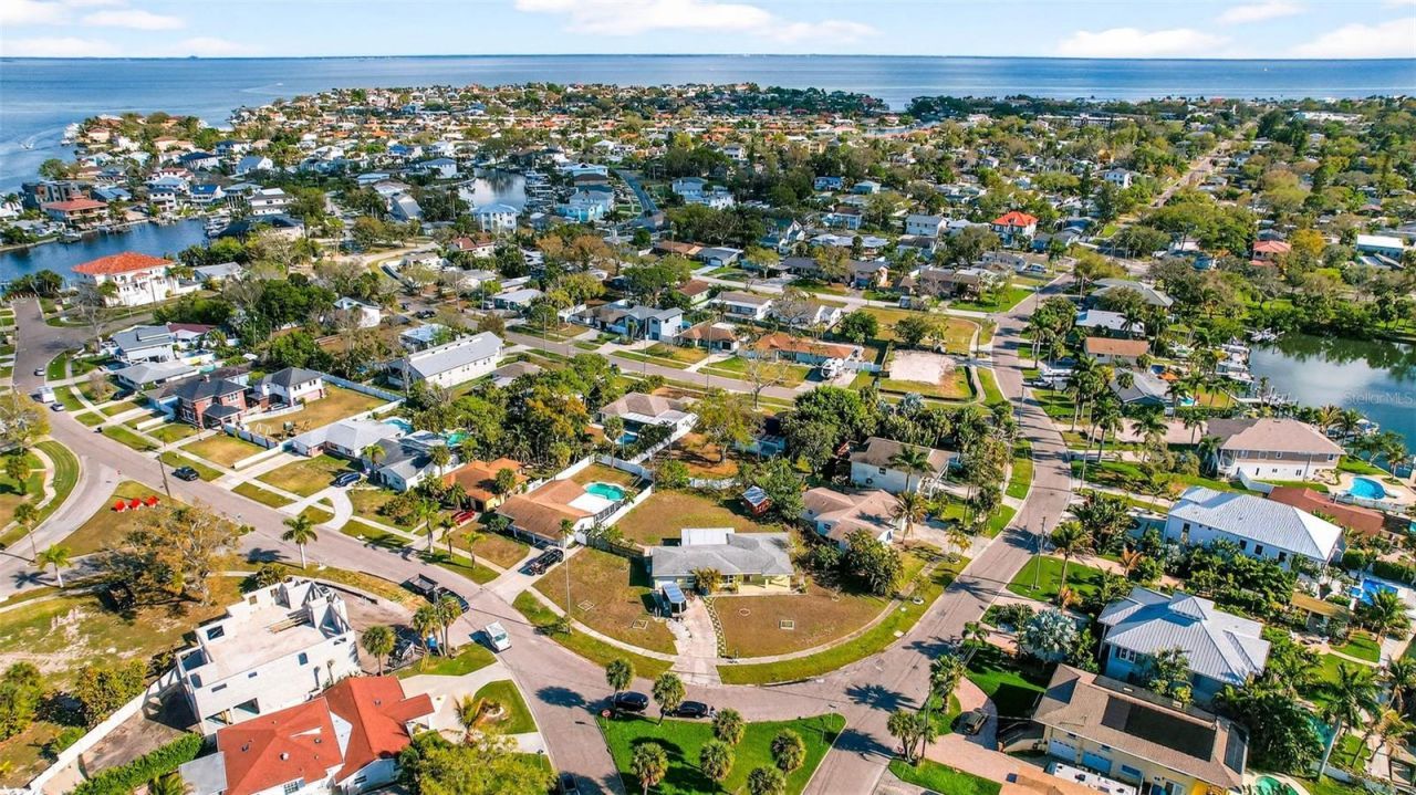 1722 Bayou Grande Boulevard Ne, Saint Petersburg, FL 33703 Photo