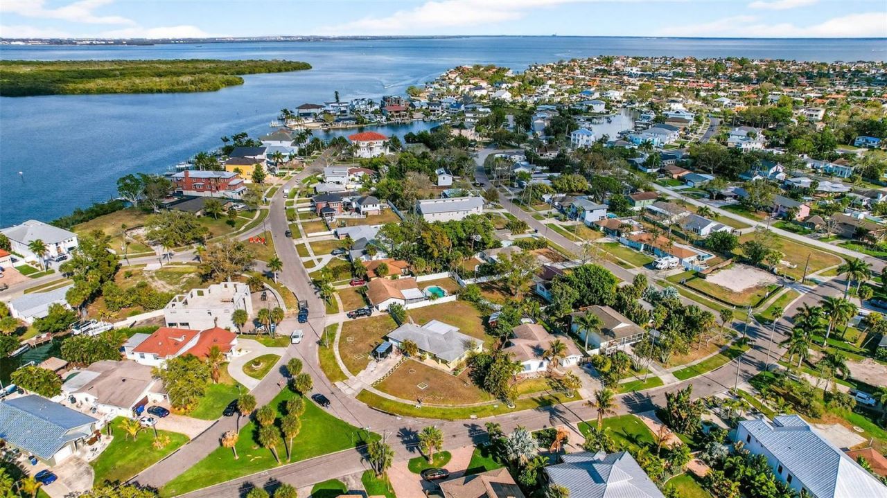 1722 Bayou Grande Boulevard Ne, Saint Petersburg, FL 33703 Photo