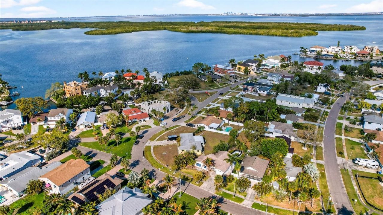 1722 Bayou Grande Boulevard Ne, Saint Petersburg, FL 33703 Photo