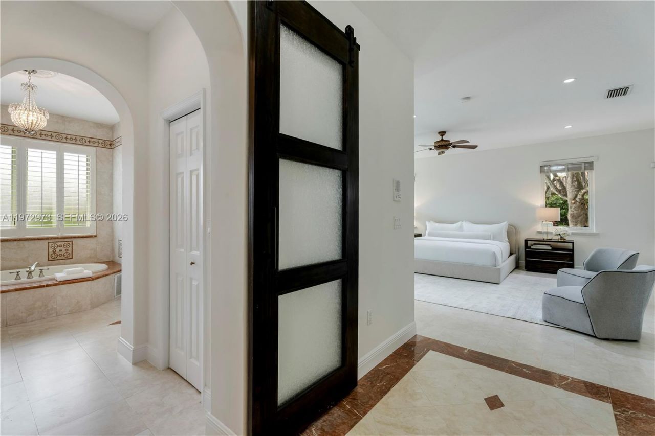 8561 SW 167th Ter, Palmetto Bay, FL 33157 Photo