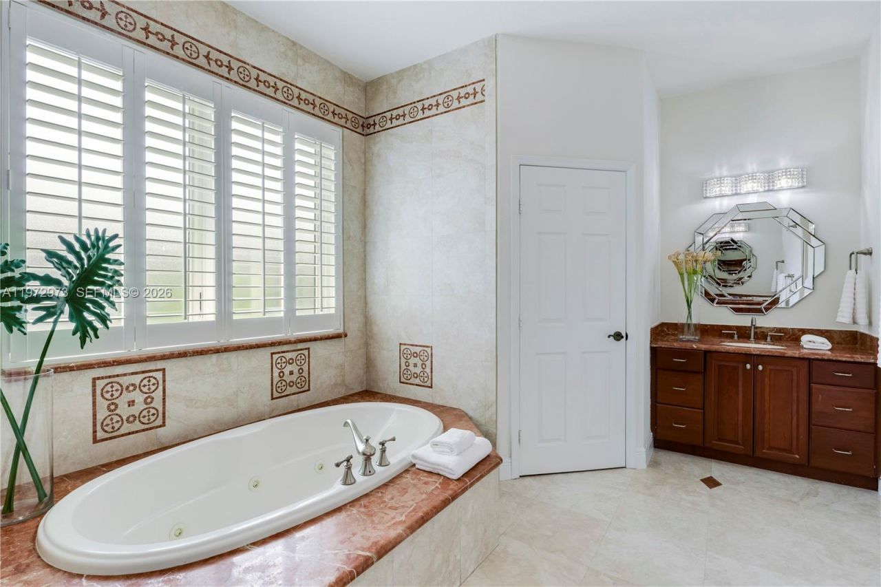 8561 SW 167th Ter, Palmetto Bay, FL 33157 Photo