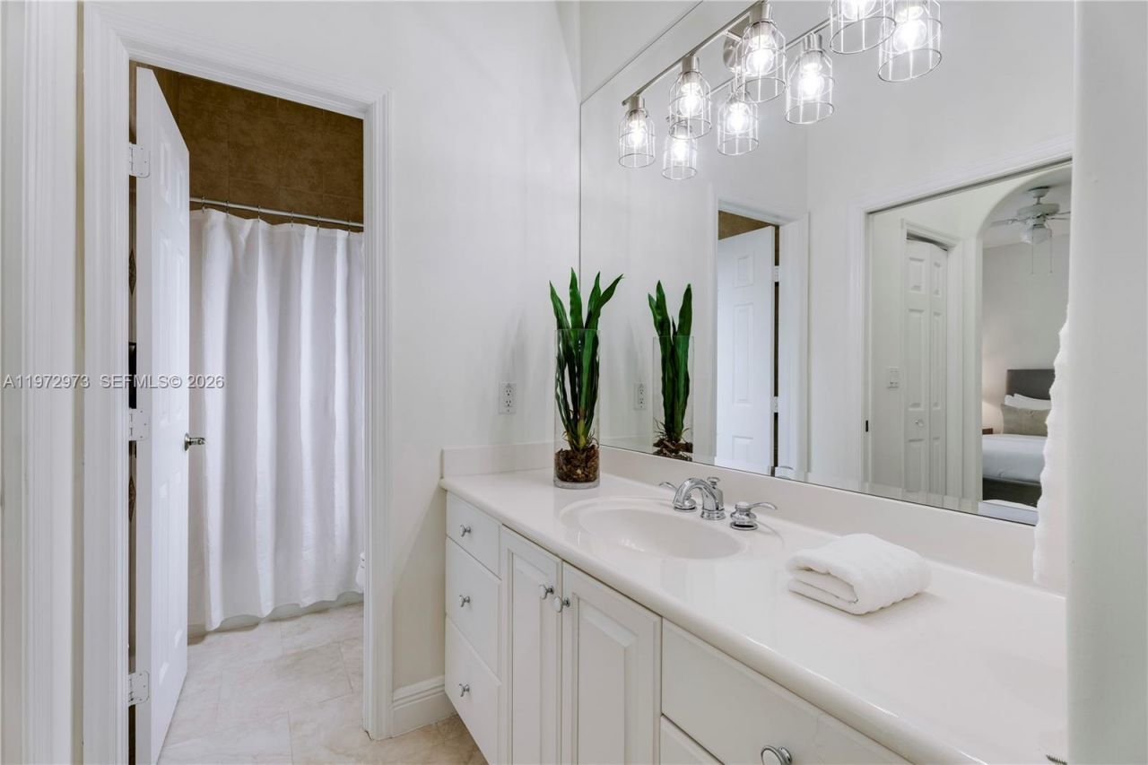 8561 SW 167th Ter, Palmetto Bay, FL 33157 Photo