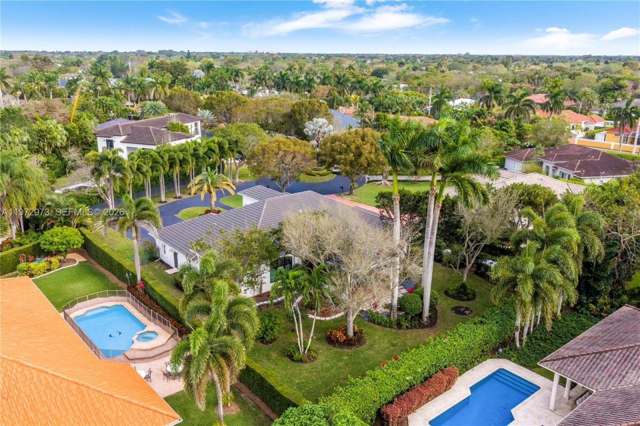 8561 SW 167th Ter, Palmetto Bay, FL 33157 Photo