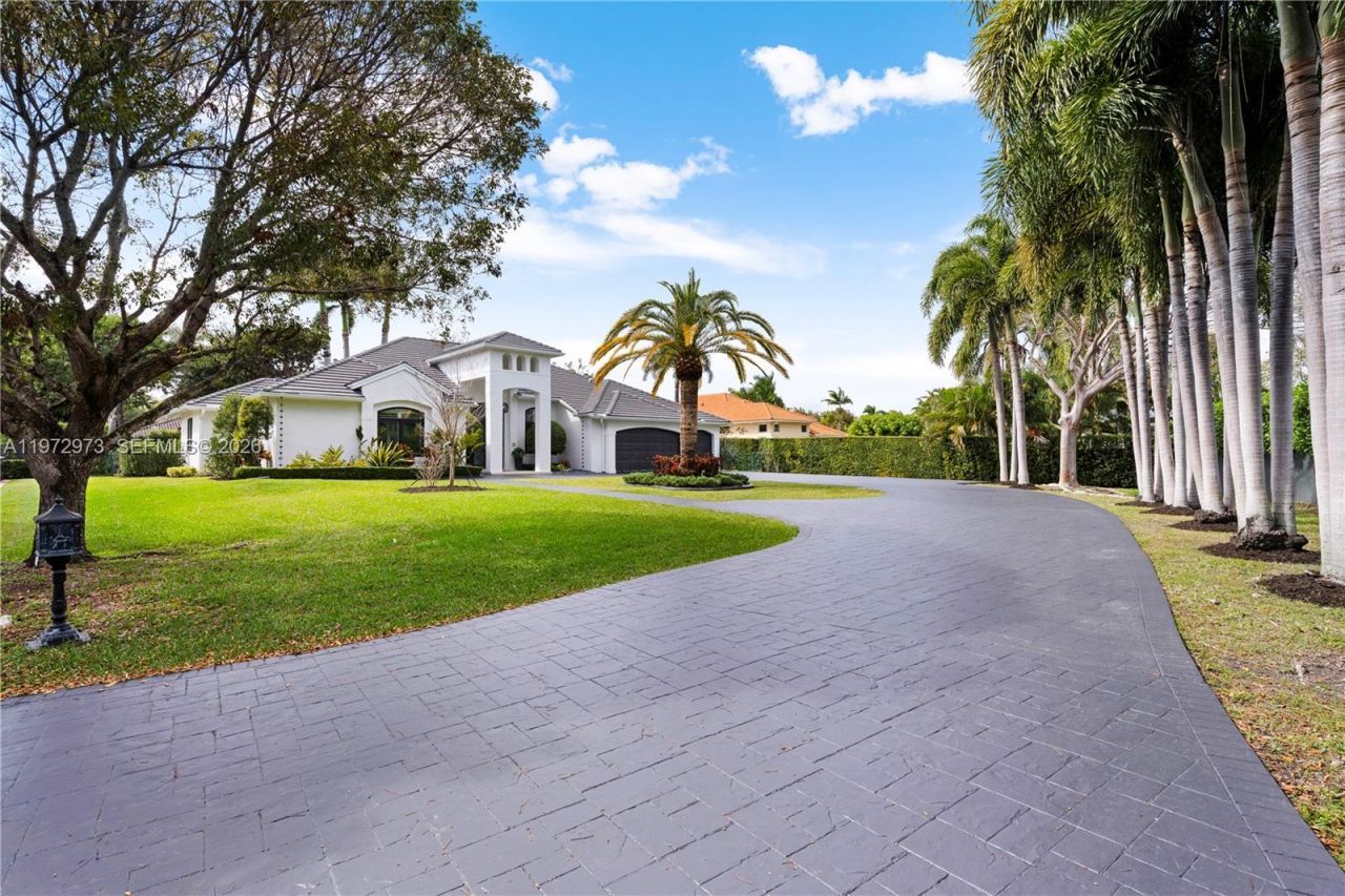 8561 SW 167th Ter, Palmetto Bay, FL 33157 Photo