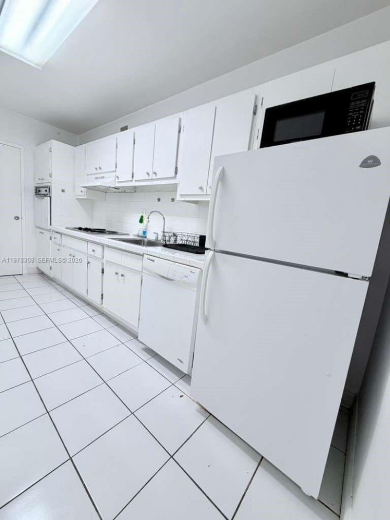 100 Lincoln Rd, Unit 524, Miami Beach, FL 33139 Photo