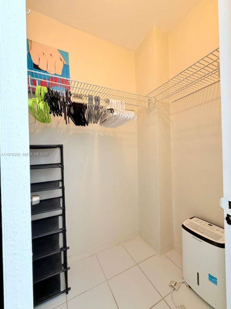 100 Lincoln Rd, Unit 524, Miami Beach, FL 33139 Photo