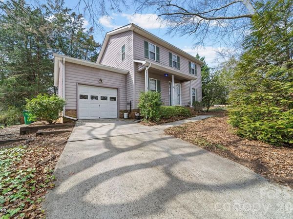 10204 Camelback Circle, Charlotte, NC 28226