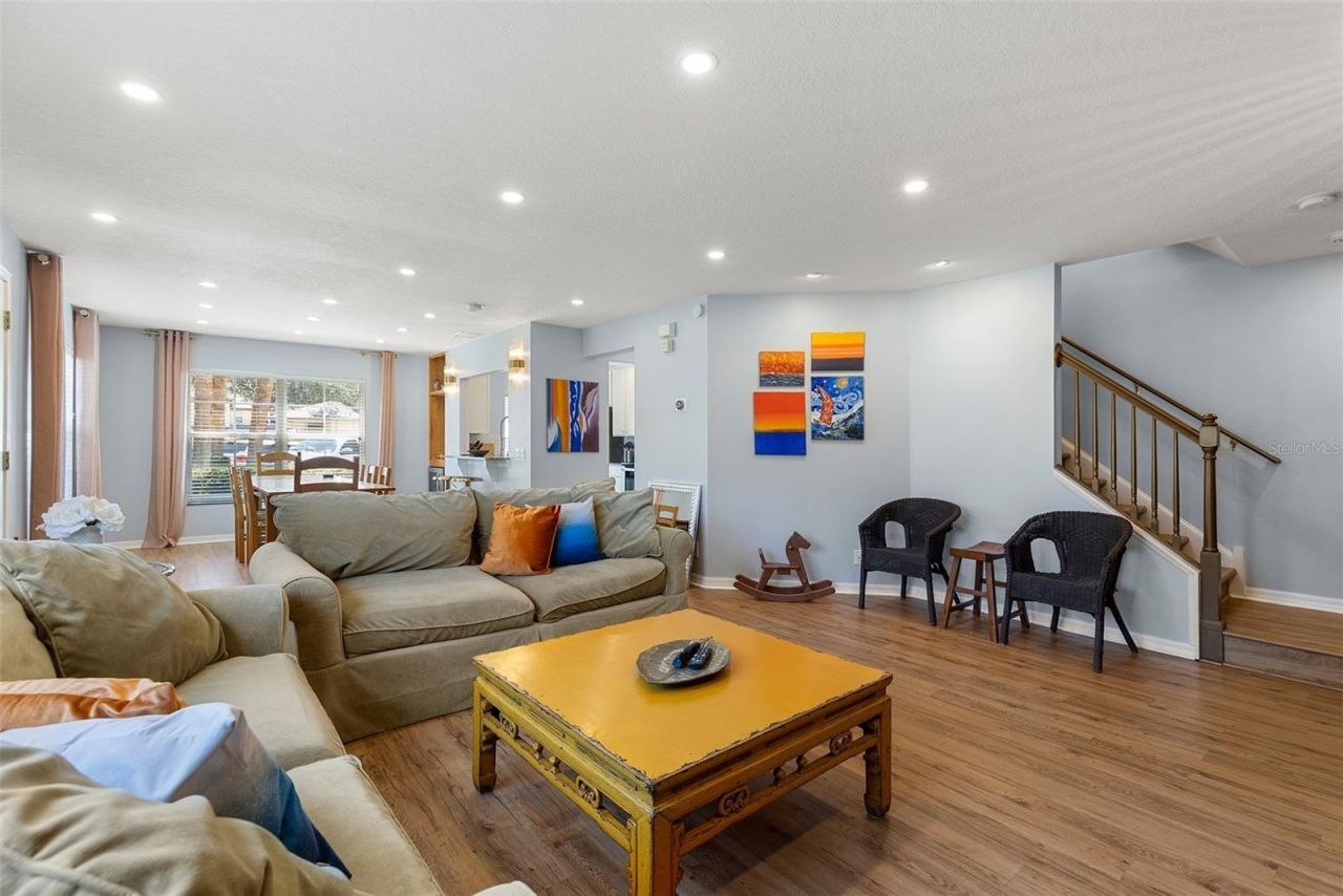 3852 Mandalay Drive , Saint Petersburg, FL 33705 Photo