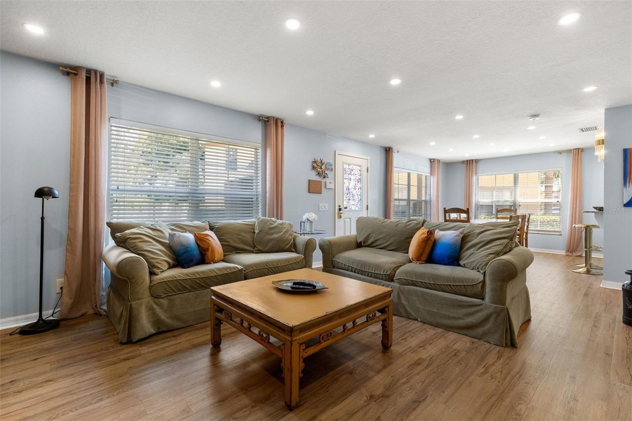 3852 Mandalay Drive , Saint Petersburg, FL 33705 Photo