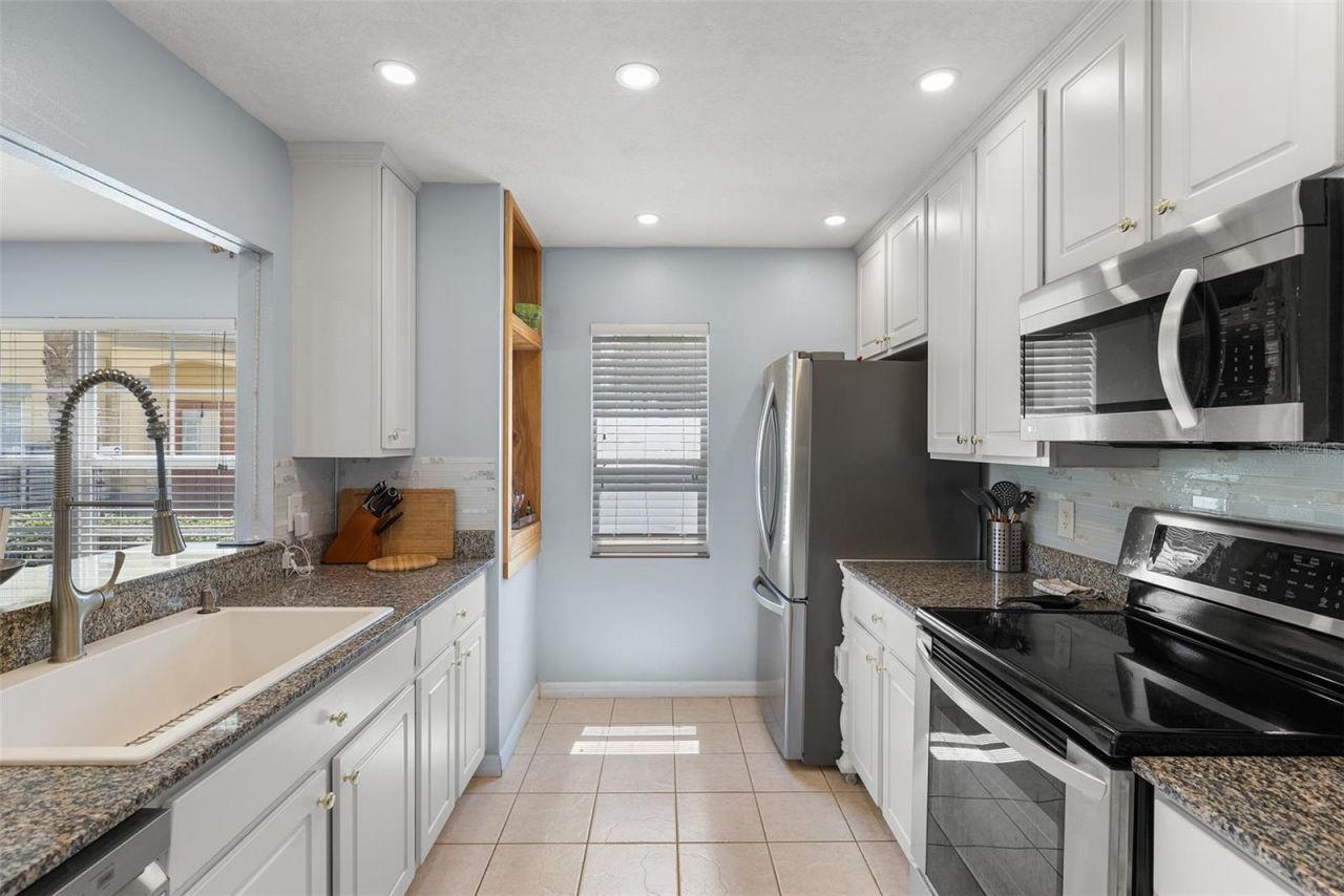 3852 Mandalay Drive , Saint Petersburg, FL 33705 Photo