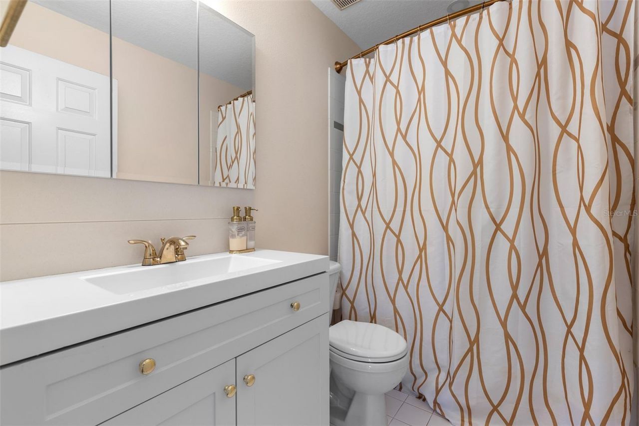 3852 Mandalay Drive , Saint Petersburg, FL 33705 Photo