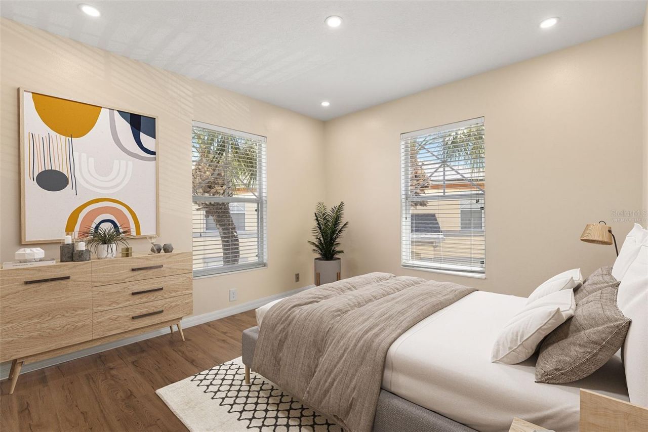 3852 Mandalay Drive , Saint Petersburg, FL 33705 Photo