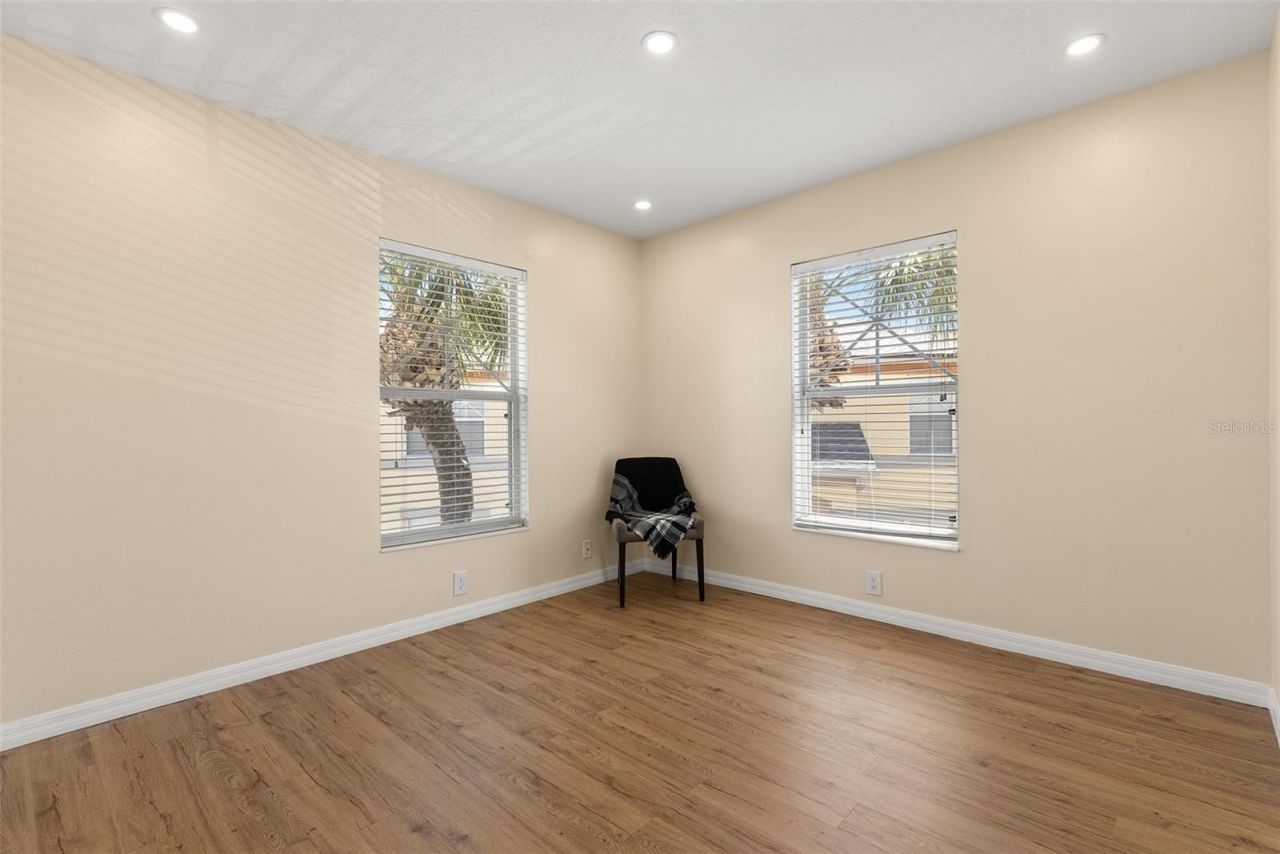 3852 Mandalay Drive , Saint Petersburg, FL 33705 Photo