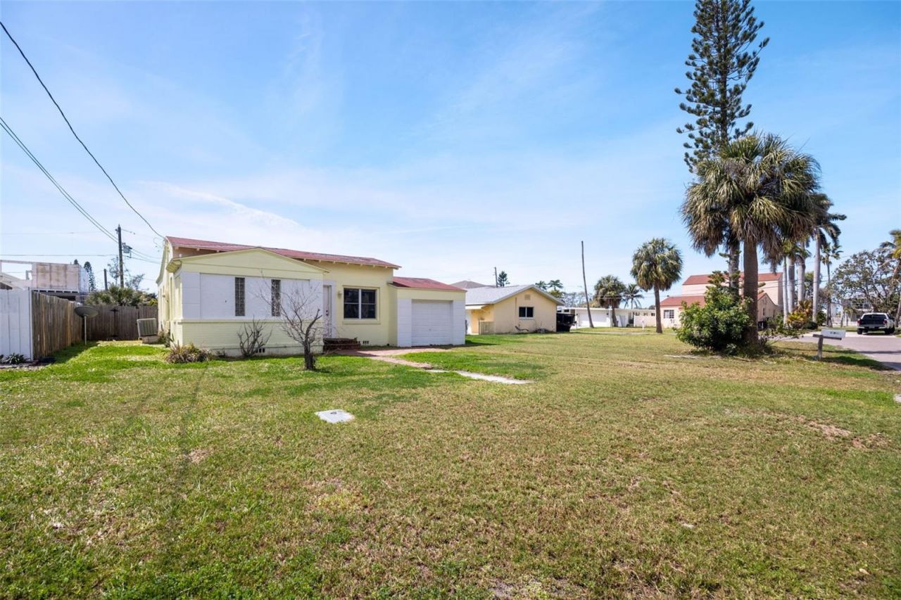 15822 Redington Drive, Redington Beach, FL 33708 Photo