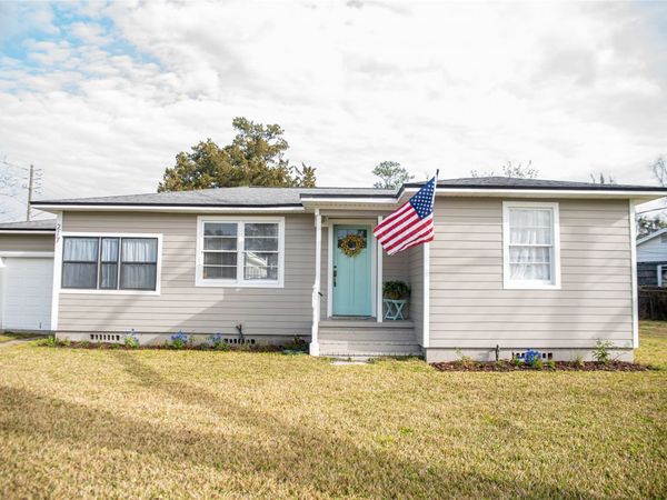 217 N BON AIR Drive, Jacksonville, FL 32218
