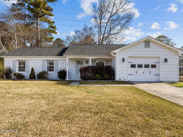 303 Greenbriar Drive, Jacksonville, NC 28546