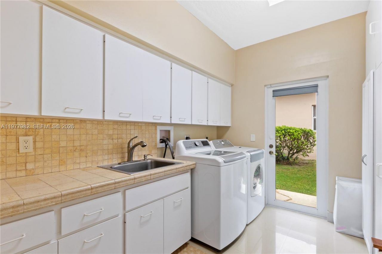 10091 NW 7th St, Plantation, FL 33324 Photo