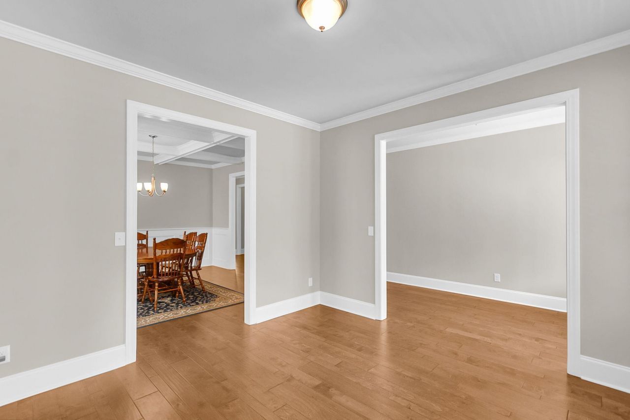 109 Evelyn Joy Drive Photo 8