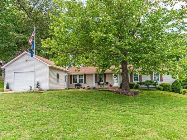 718 CRABTREE RD, Selmer, TN 38375