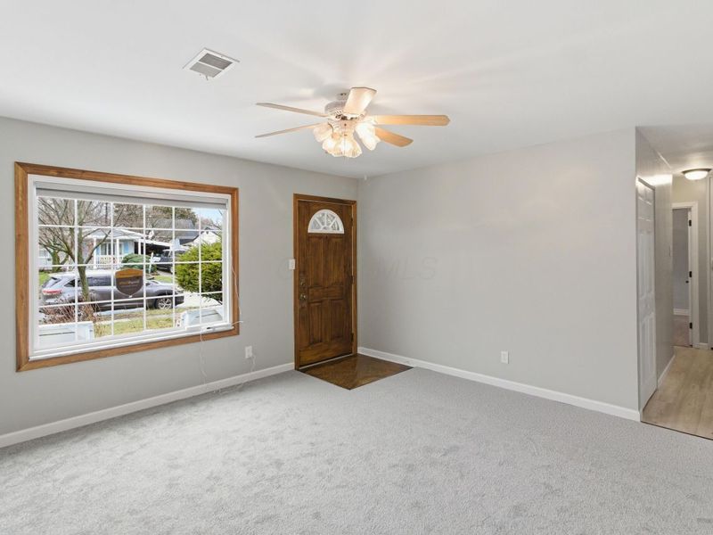 3474 Paxton Drive, Hilliard, OH 43026 Photo 2