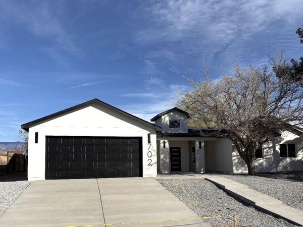 702 Rincon De Romos Drive SE, Rio Rancho, NM 87124
