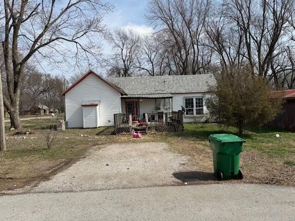 1200 Hicks Avenue, Golden City, MO 64748