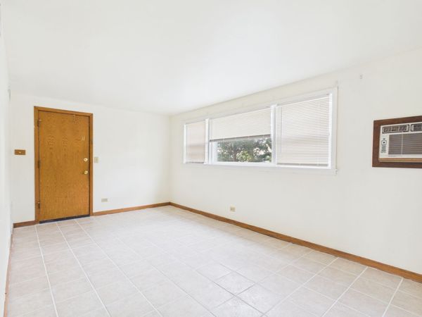 755 Dulles Road , Unit A, Des Plaines, IL 60016