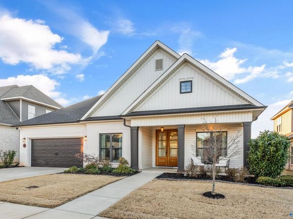 4 Farmhouse Way SW, Huntsville, AL 35803