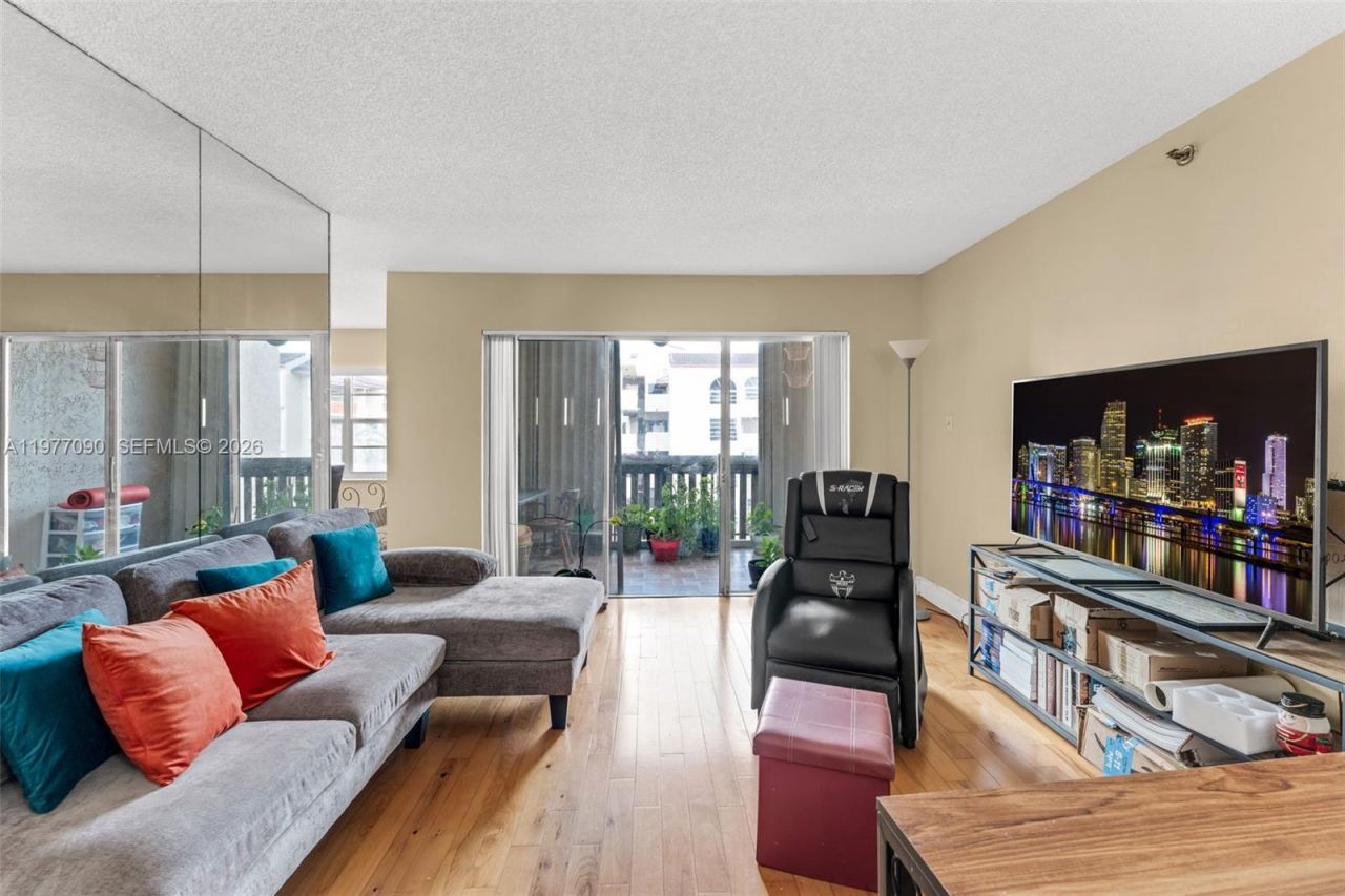 10641 SW 108th Ave, Unit 3D, Miami, FL 33176 Photo