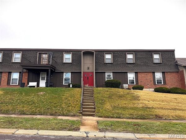 6655 Blossomwood Drive, Florissant, MO 63033