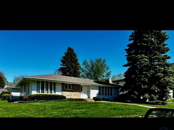 2700 S Steele, Sioux City, IA 51106