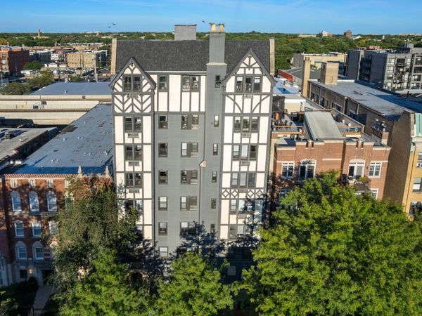 5718 N Winthrop Avenue , Unit 705, Chicago, IL 60660